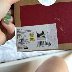 NWT Vans ward v Velcro sneakers black/white